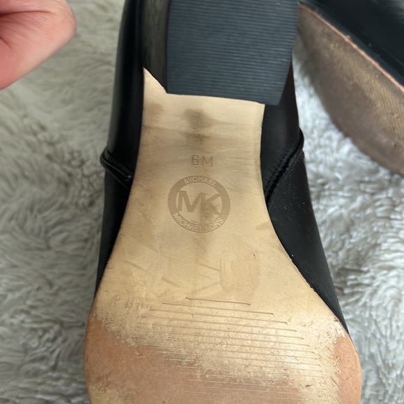 Michael Kors leather short booties,size 6 great condition, only wore a few times - Picture 5 of 10